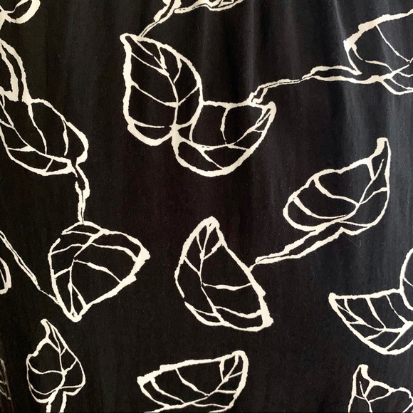 3/$30 Reitman’s Black Leaf-print A-Line Skirt Sz 6 - Picture 9 of 9